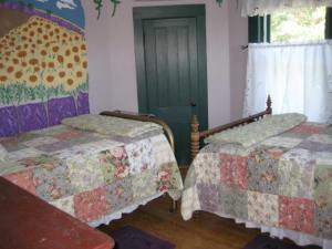 Provincial Francais Bedroom